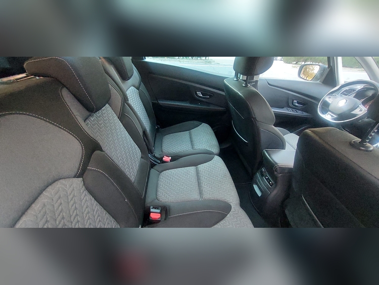 Renault Grand Scenic 1.3 TCE 140CV foto 8